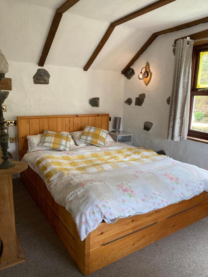 Beautiful Secluded Farmhouse With Hot Tub Villa Barmouth Buitenkant foto