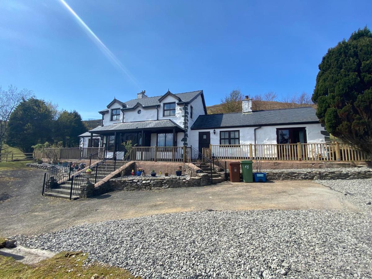 Beautiful Secluded Farmhouse With Hot Tub Villa Barmouth Buitenkant foto
