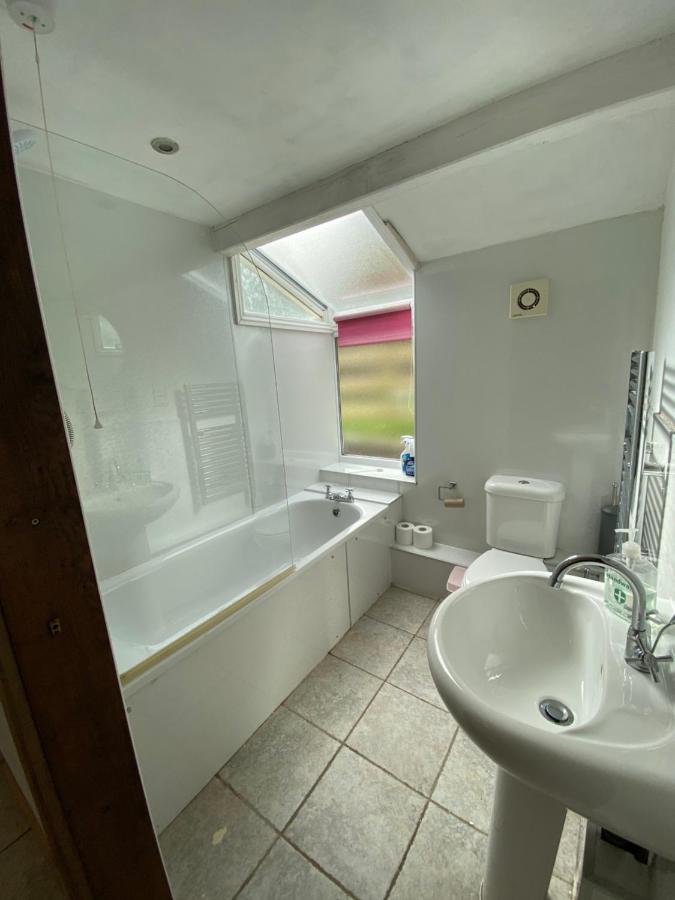 Beautiful Secluded Farmhouse With Hot Tub Villa Barmouth Buitenkant foto