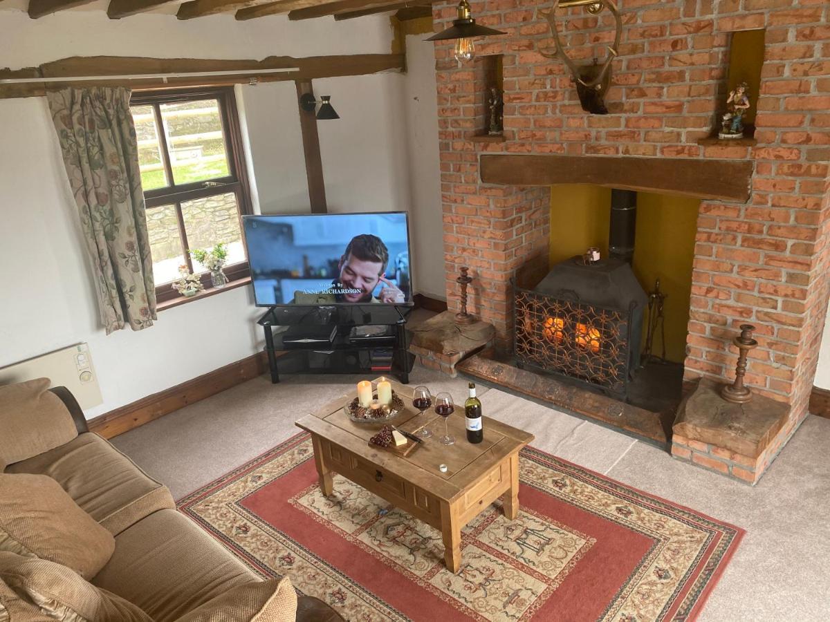 Beautiful Secluded Farmhouse With Hot Tub Villa Barmouth Buitenkant foto