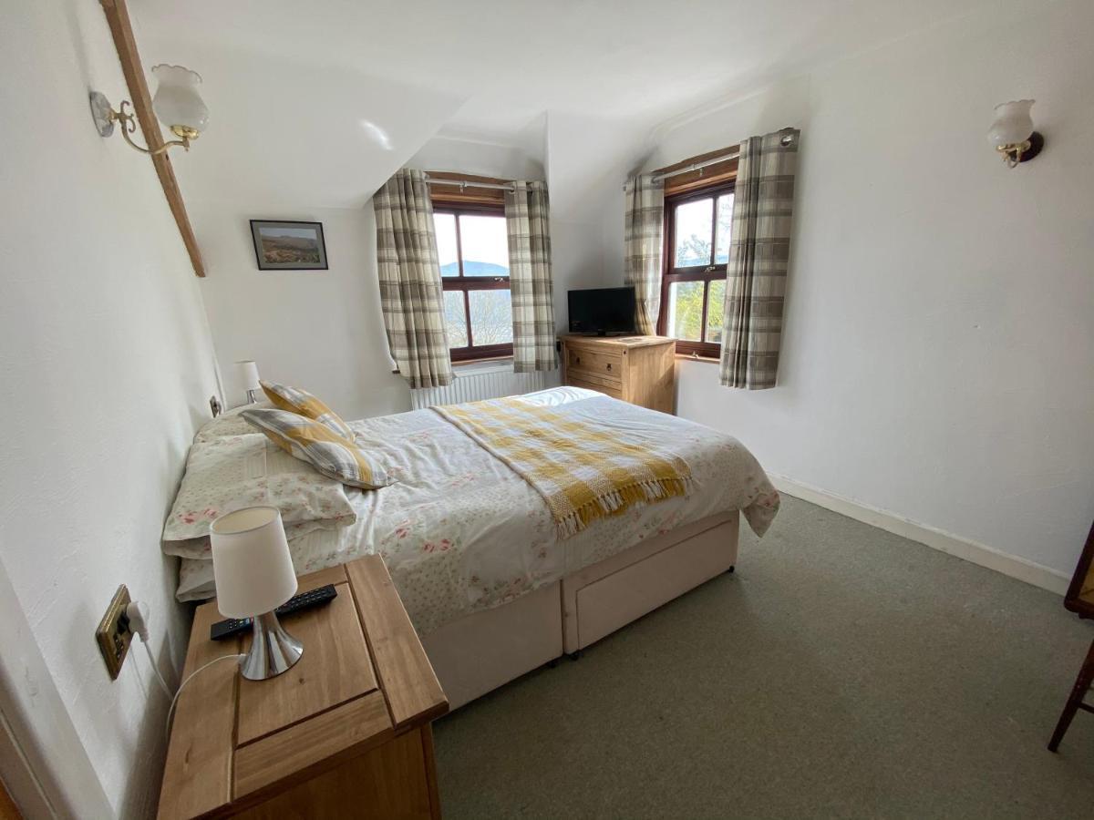 Beautiful Secluded Farmhouse With Hot Tub Villa Barmouth Buitenkant foto