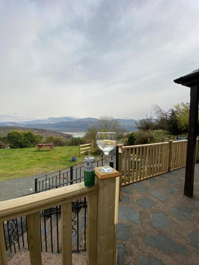 Beautiful Secluded Farmhouse With Hot Tub Villa Barmouth Buitenkant foto