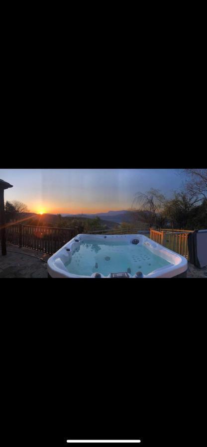 Beautiful Secluded Farmhouse With Hot Tub Villa Barmouth Buitenkant foto