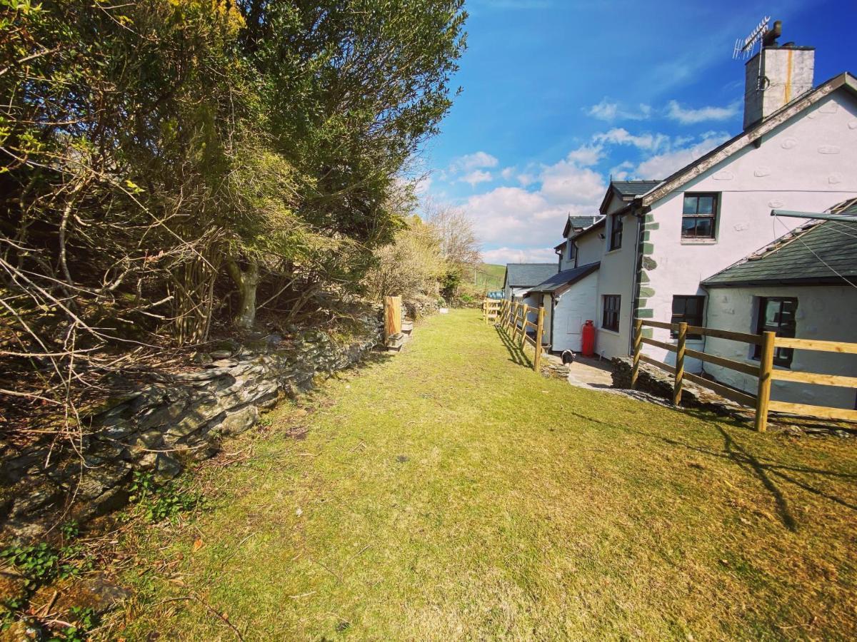 Beautiful Secluded Farmhouse With Hot Tub Villa Barmouth Buitenkant foto